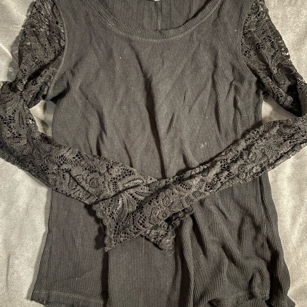 BKE Black Lace Sleeve Ribbed Women's Top